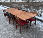 Mycket stort danskt teak matbord, 50-tal, med dubbla utdrag ,8400 kr 2025-02-16